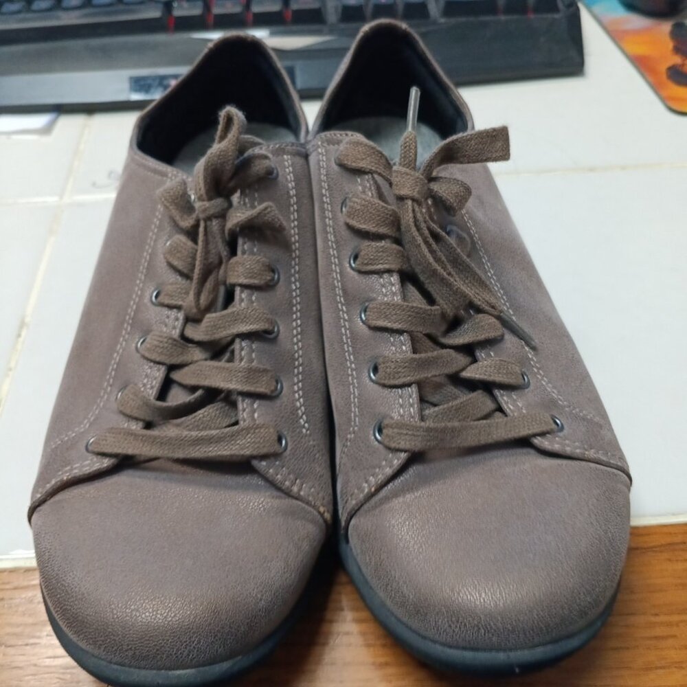Clarks Cloudsteppers Shoes Womens Size 8.5 Lightweight Comfort Casual